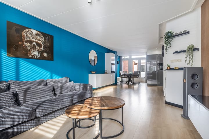 Photo 2 of Vincent van Goghstraat 52