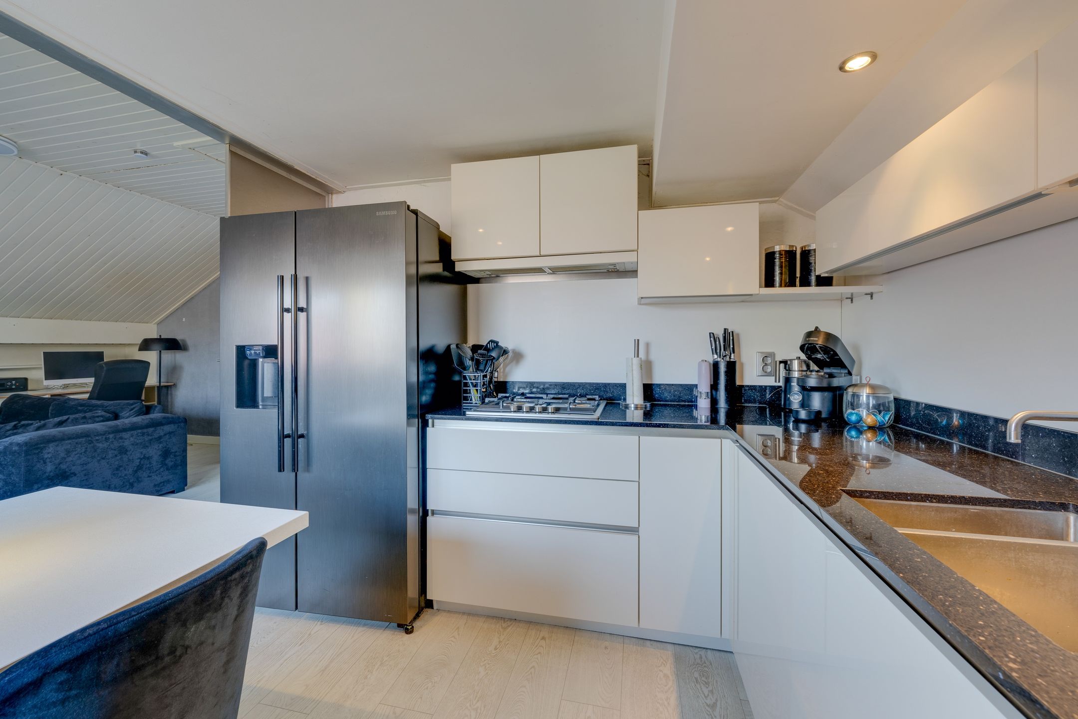 Photo 3 of Moerasvaren 54