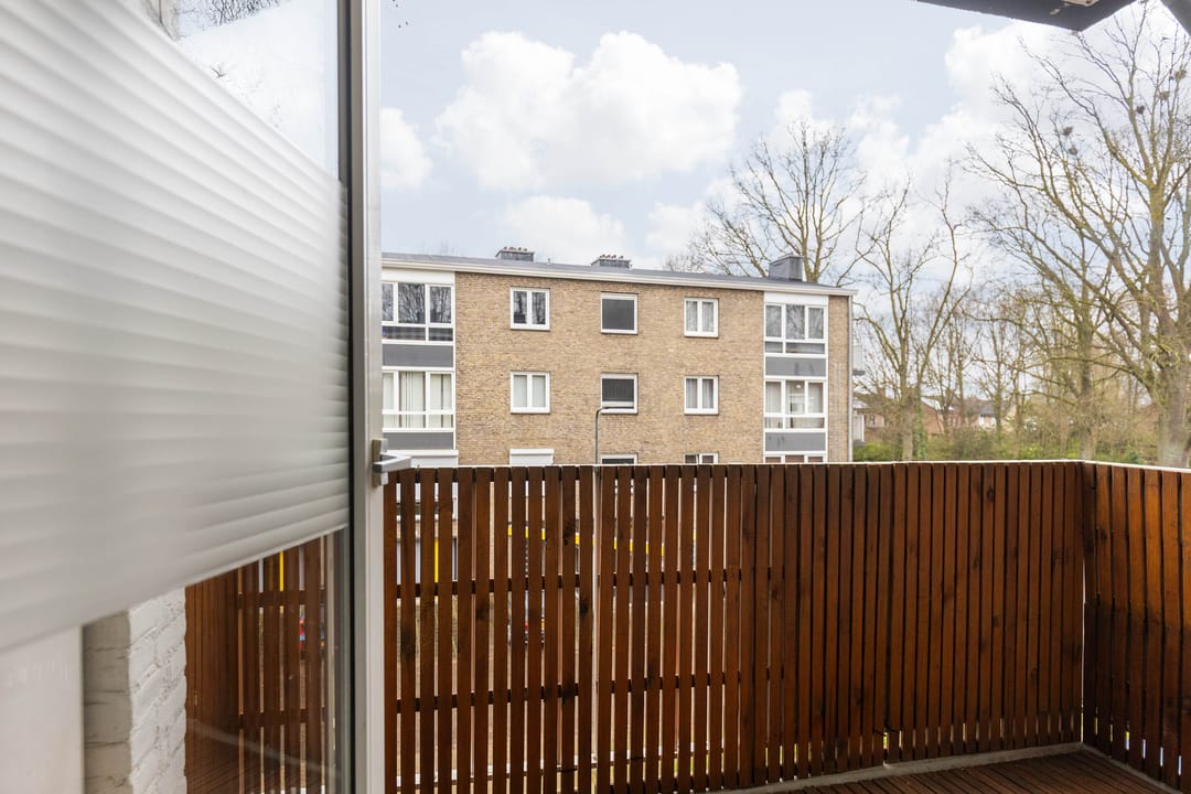 Spacious corner apartment with two balconies near Sittard city center — 12