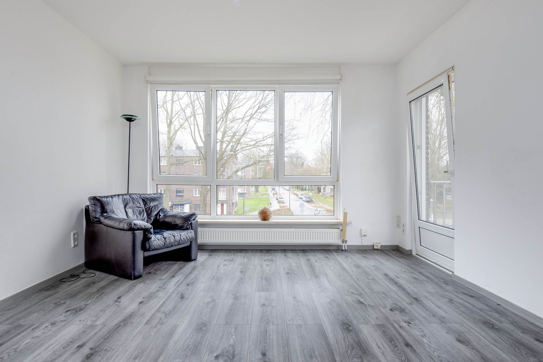 Spacious corner apartment with two balconies near Sittard city center — 17