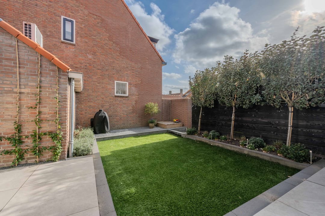 Modern living with character in Valkenburg (ZH) — 22