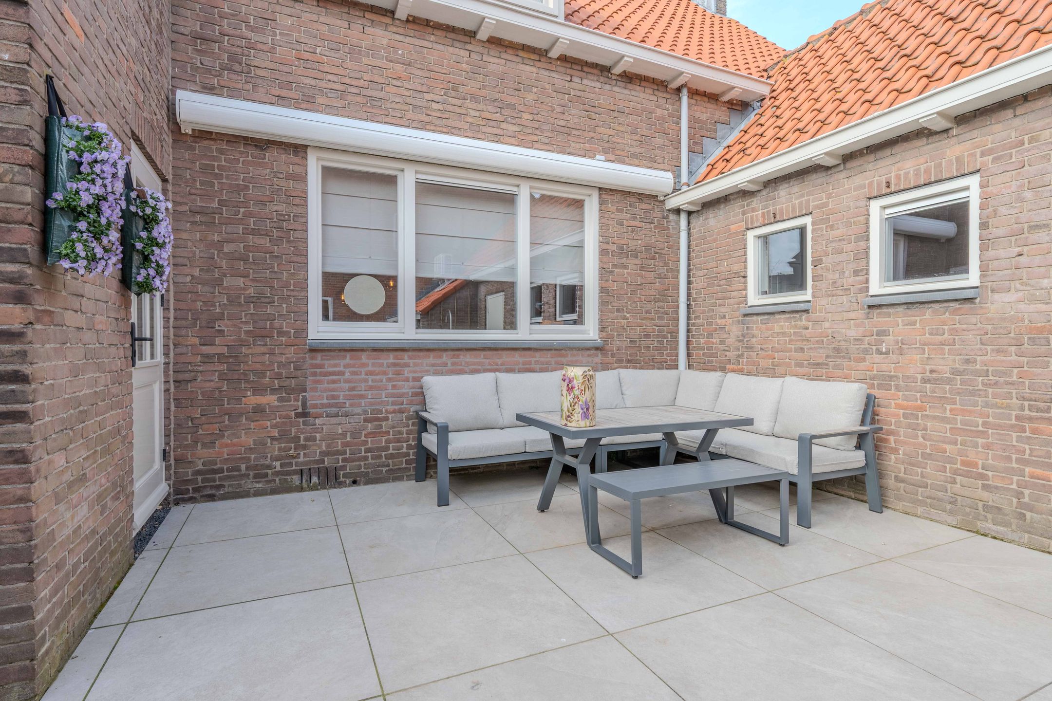 Modern living with character in Valkenburg (ZH) — 23