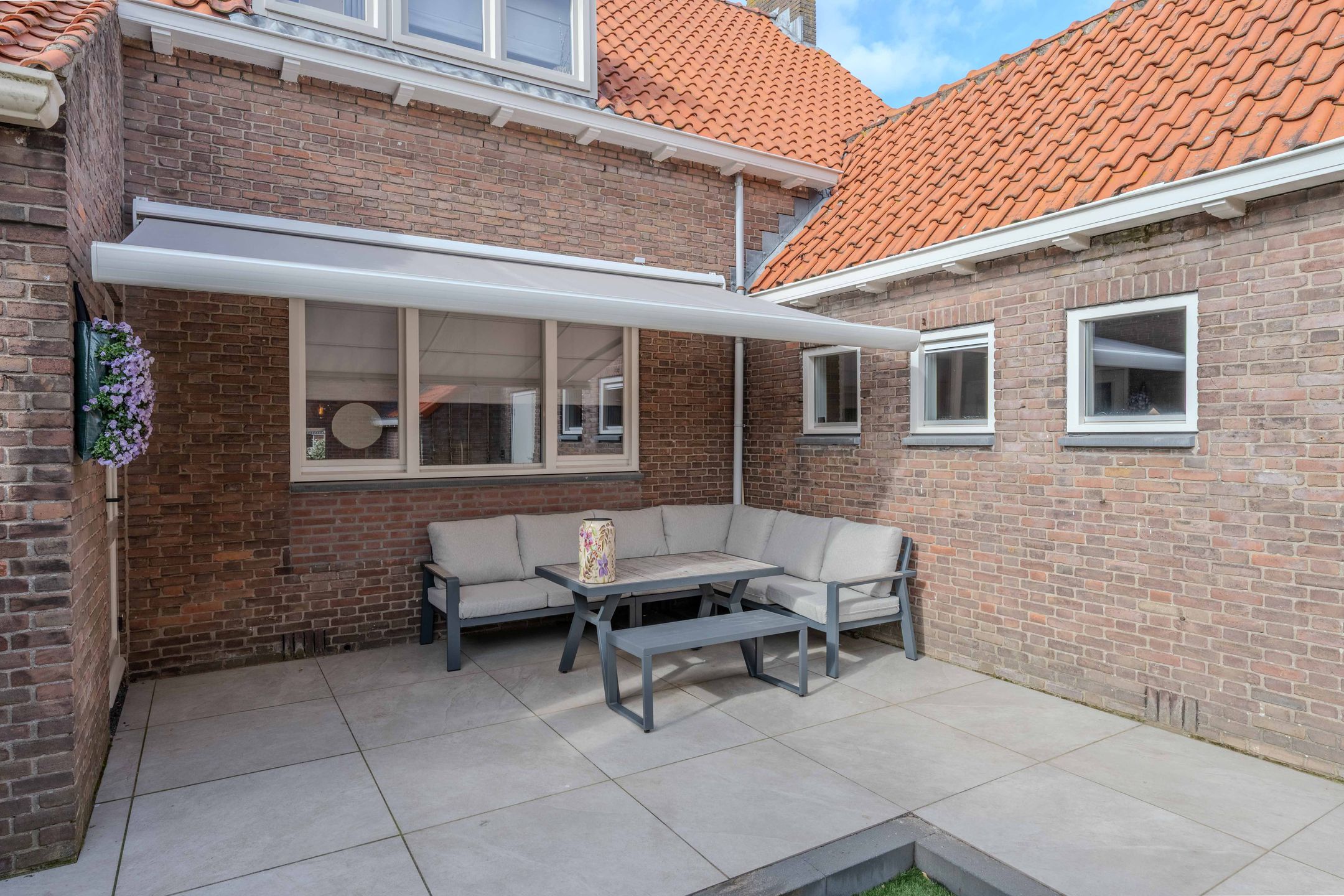 Modern living with character in Valkenburg (ZH) — 26