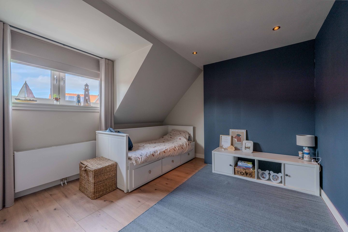 Modern living with character in Valkenburg (ZH) — 36