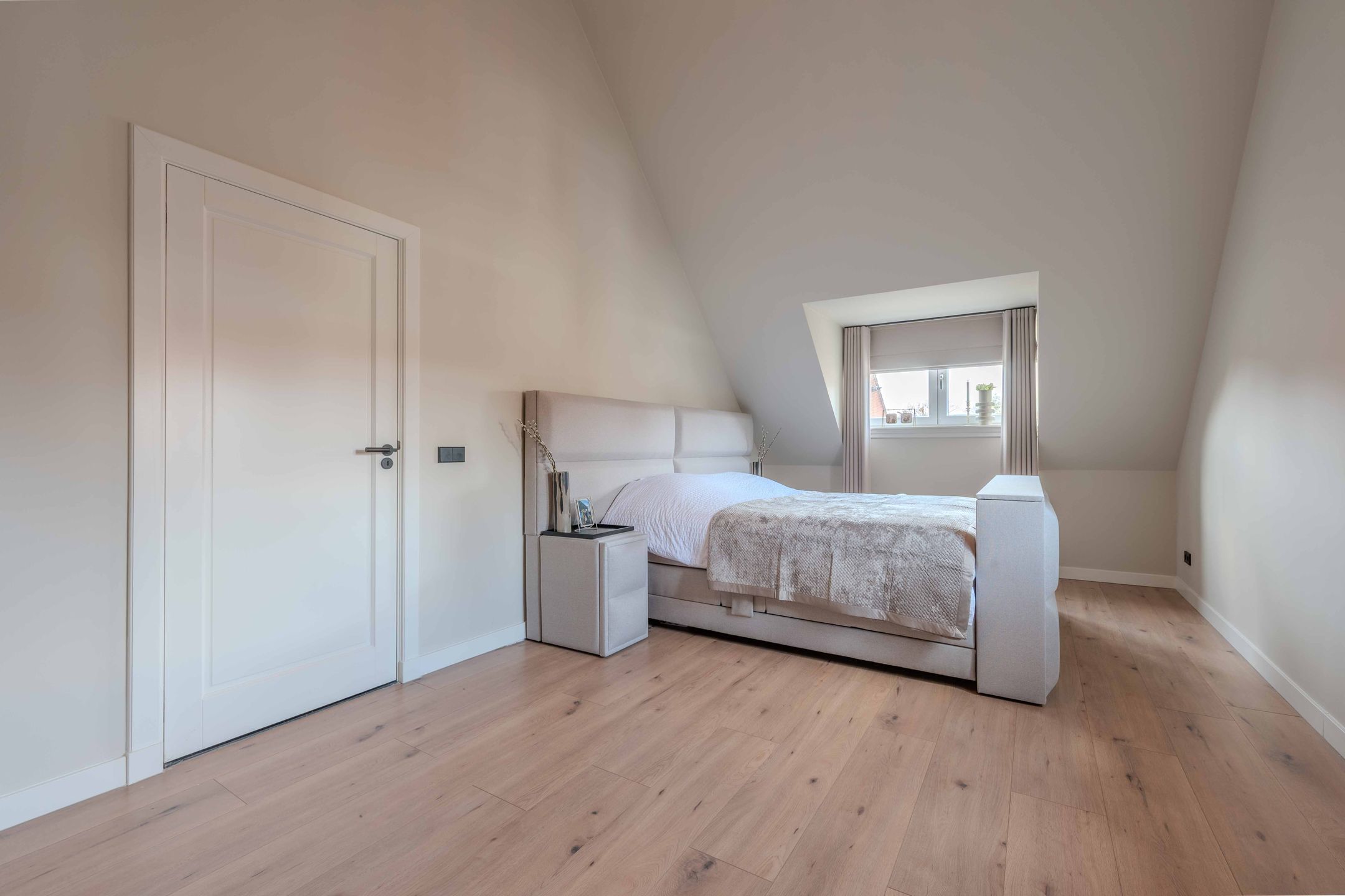 Modern living with character in Valkenburg (ZH) — 38
