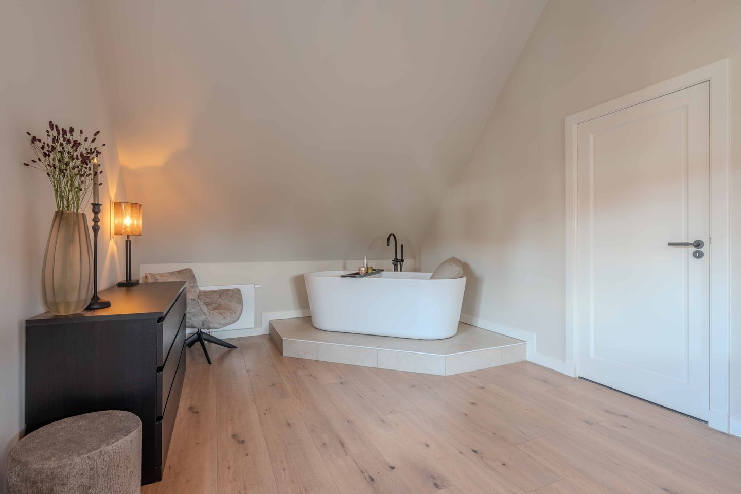 Modern living with character in Valkenburg (ZH) — 40