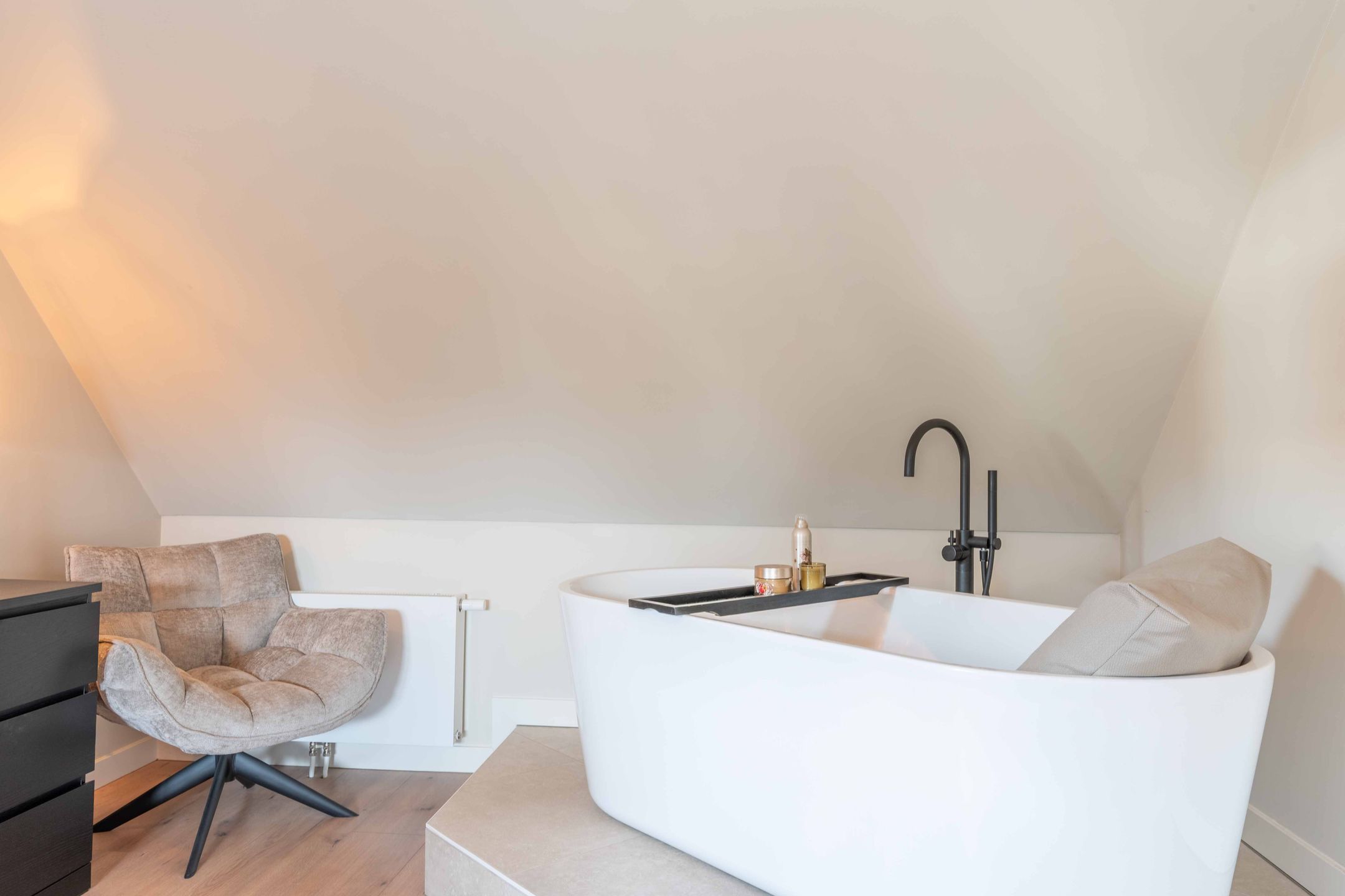 Modern living with character in Valkenburg (ZH) — 41