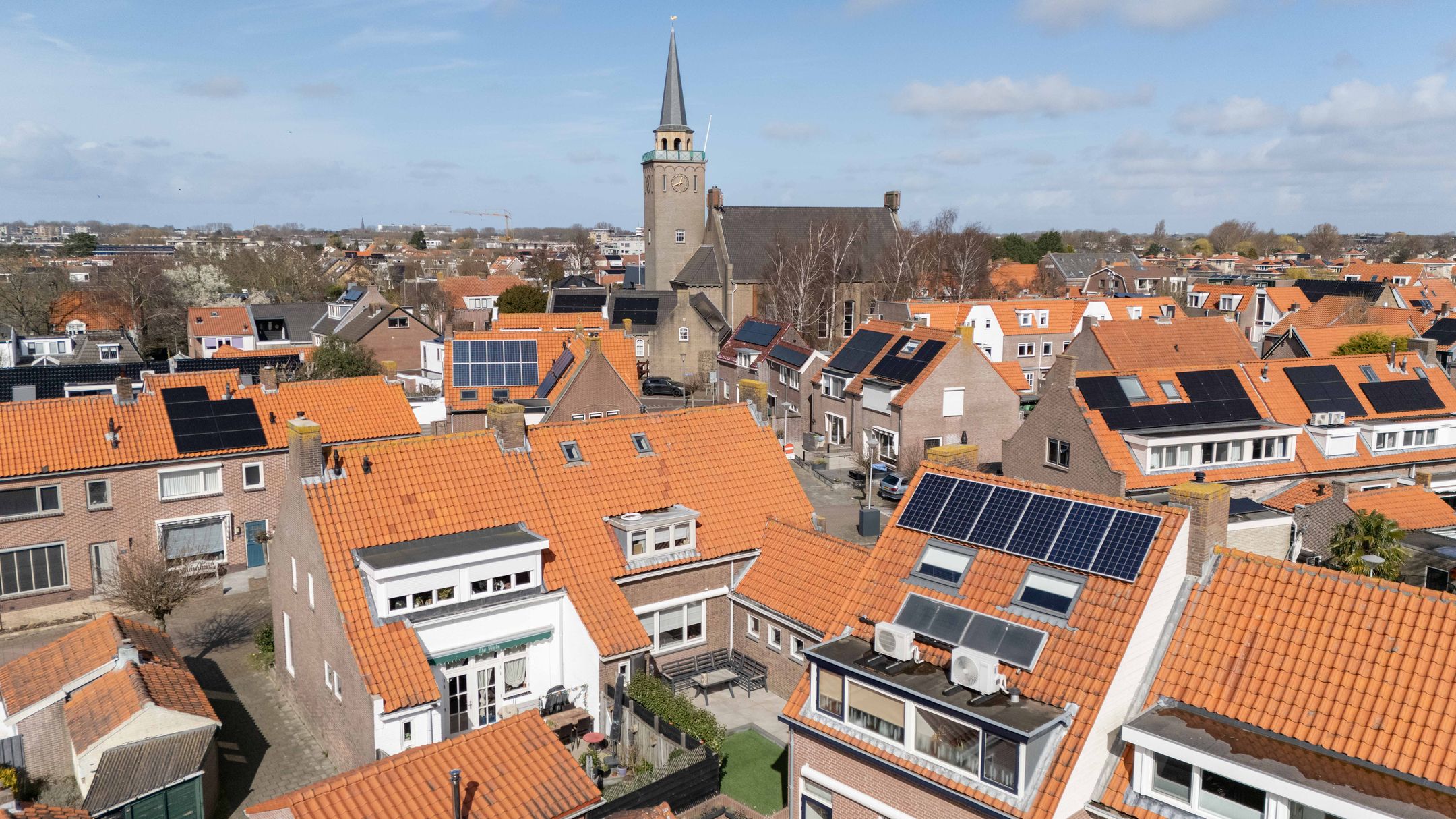 Modern living with character in Valkenburg (ZH) — 47