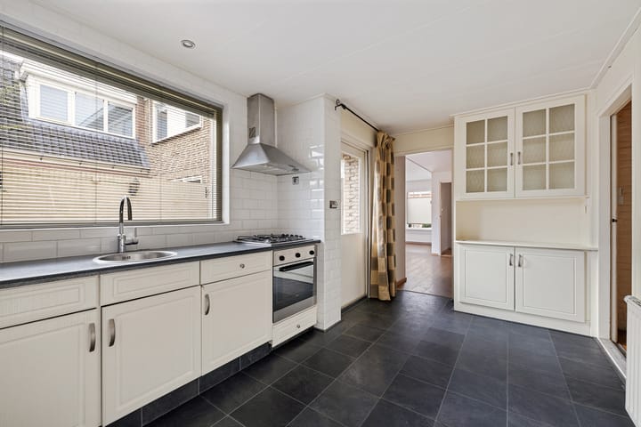 Tussenwoning te koop: Molenweg 35, Nieuwehorne