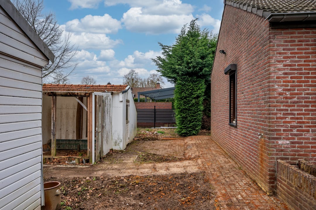 Spacious detached villa with large garden in Meuleveld — 37