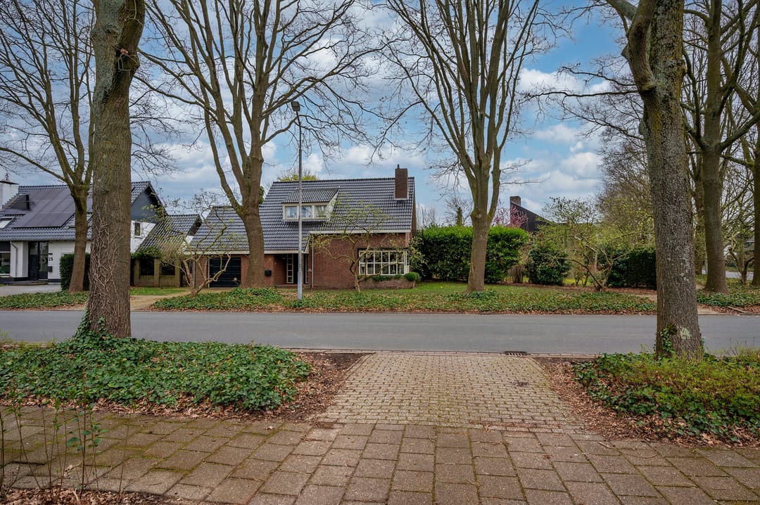 Spacious detached villa with large garden in Meuleveld — 47