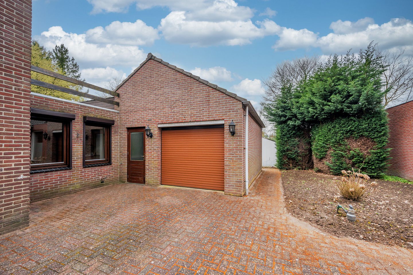 Spacious detached villa with large garden in Meuleveld — 49