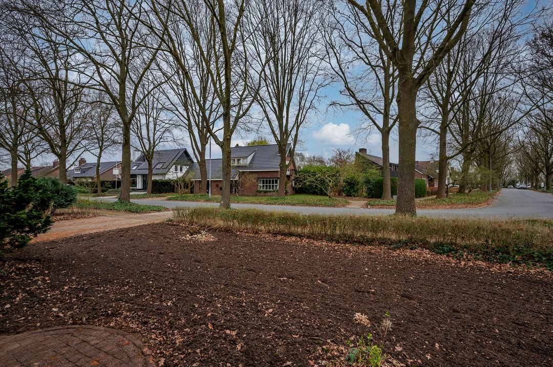 Spacious detached villa with large garden in Meuleveld — 46