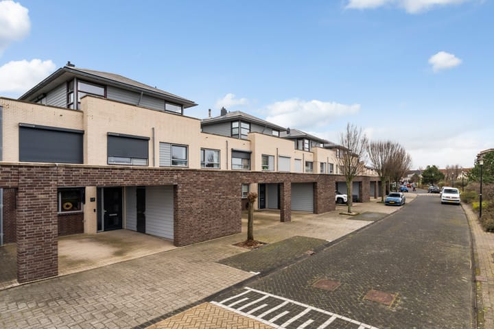 Photo 2 of Golfslag 19