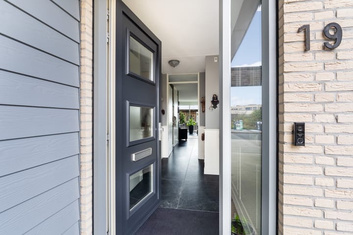 Photo 4 of Golfslag 19