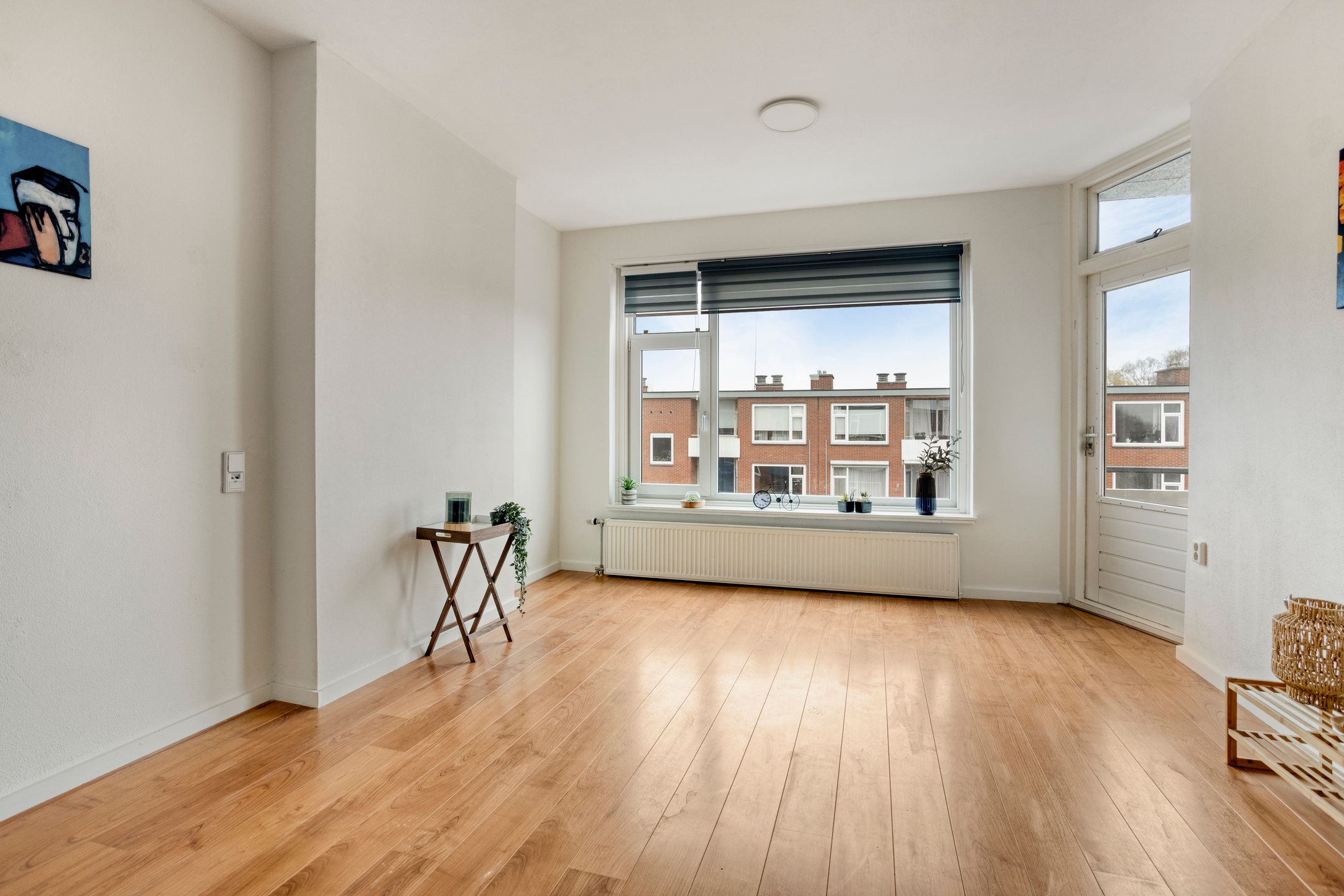 Charming 3-Room Apartment with 2 Balconies in Hengelo Noord — 21