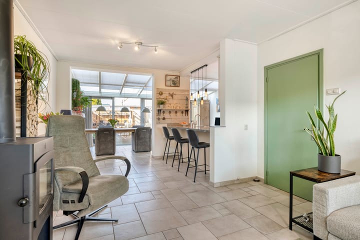 Tussenwoning te koop: Herman Heijermansstraat 10, Vleuten