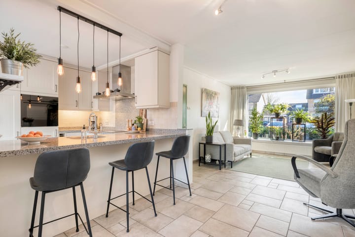 Tussenwoning te koop: Herman Heijermansstraat 10, Vleuten