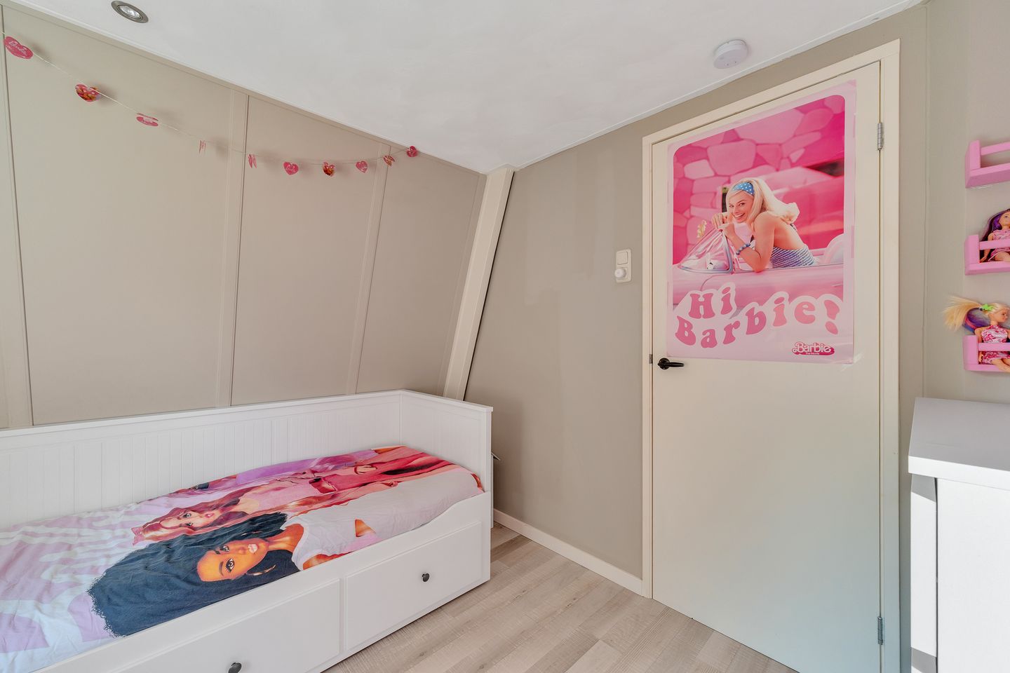 Photo 19 of Dillenburgstraat 15