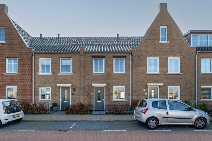 Versailles 37 main image