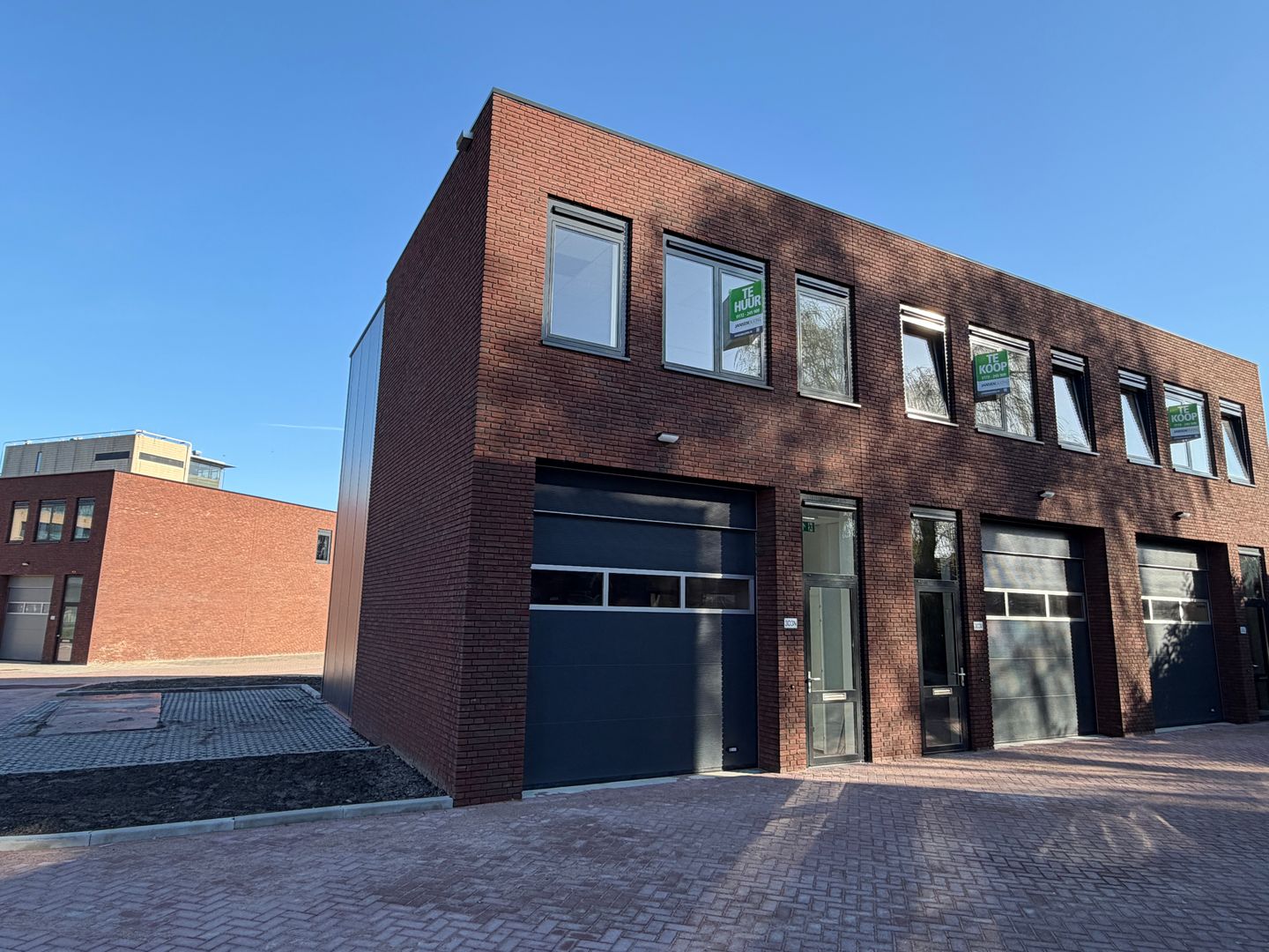 View photo 1 of Boeingavenue 303-N