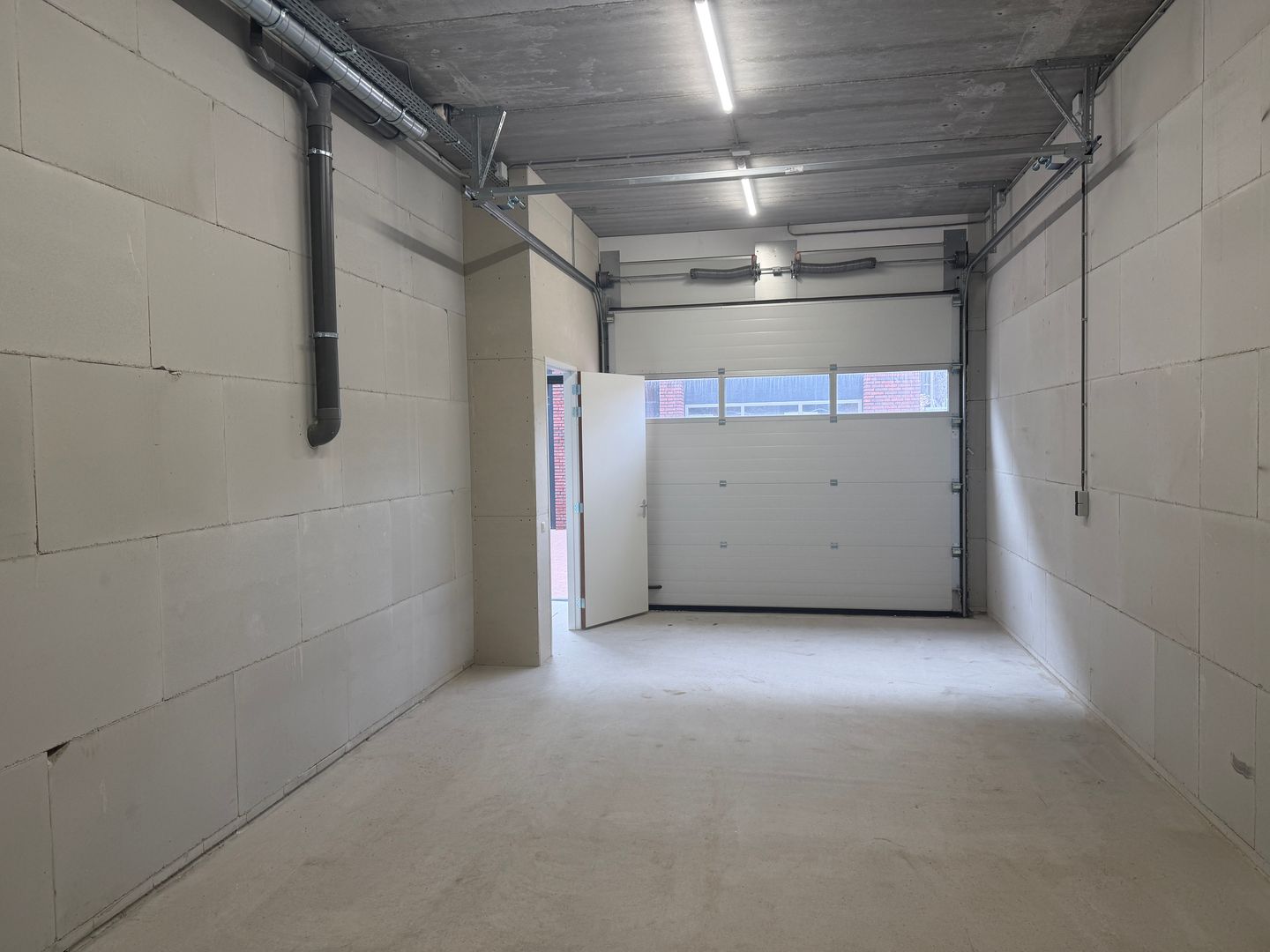 View photo 2 of Boeingavenue 303-N