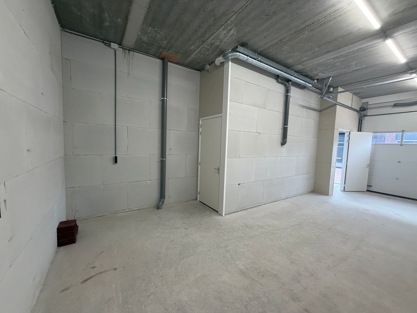 View photo 3 of Boeingavenue 303-N