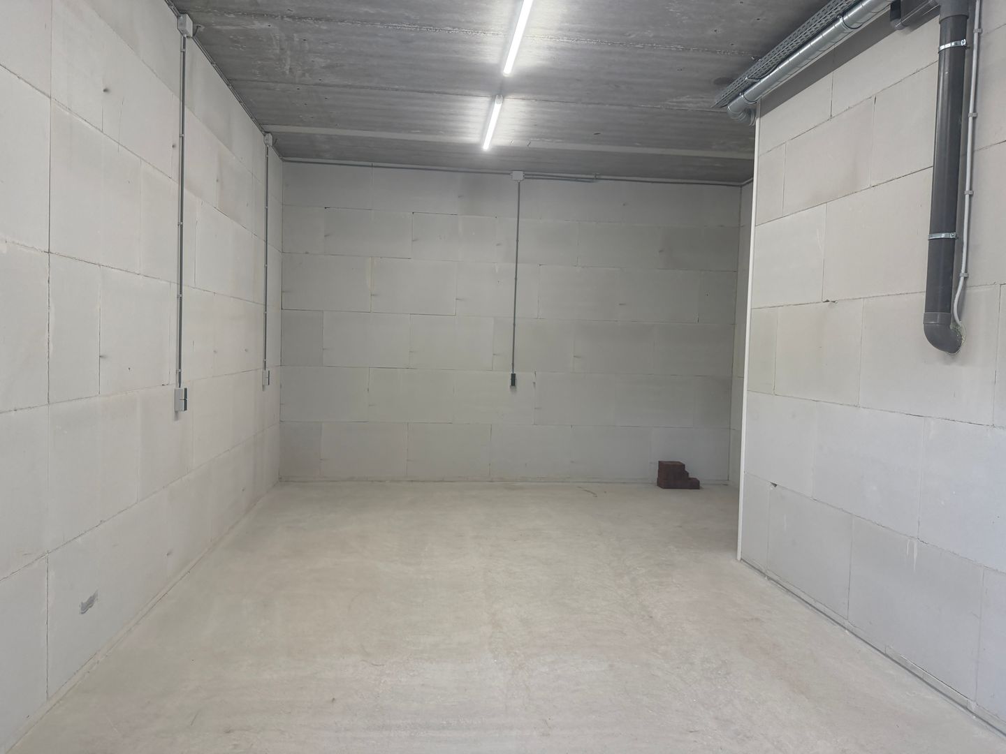 View photo 4 of Boeingavenue 303-N