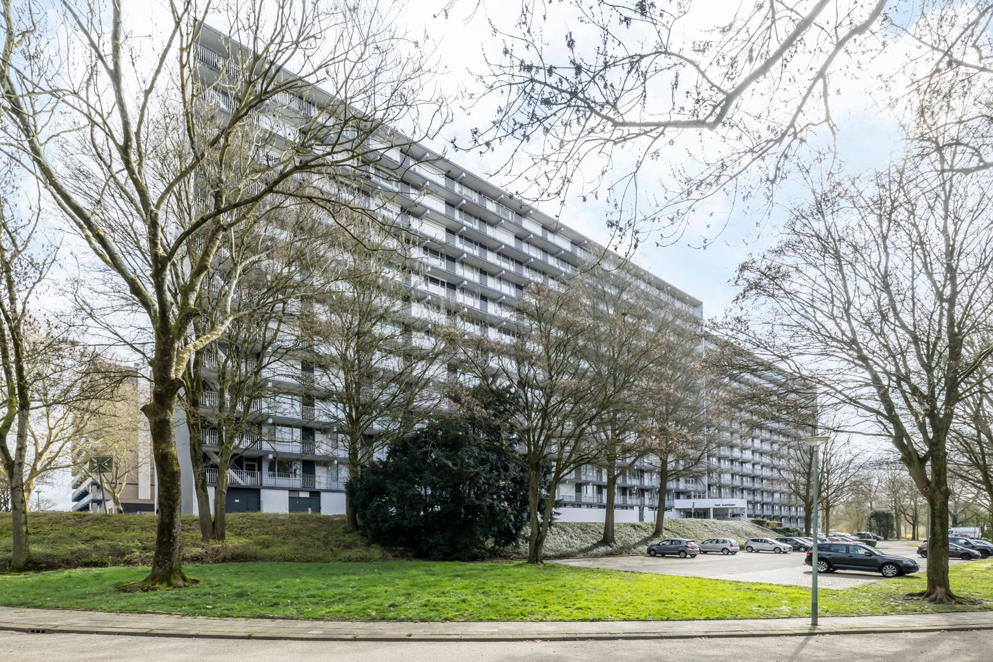 Move-in Ready Apartment on 8th Floor with Panoramic View in Brunssum — 32