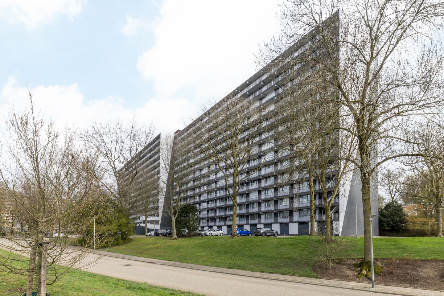Move-in Ready Apartment on 8th Floor with Panoramic View in Brunssum — 33