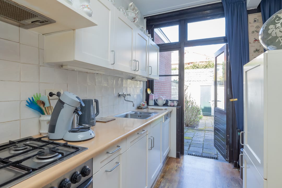 Characteristic terraced house with renovation potential in Overveen — 13