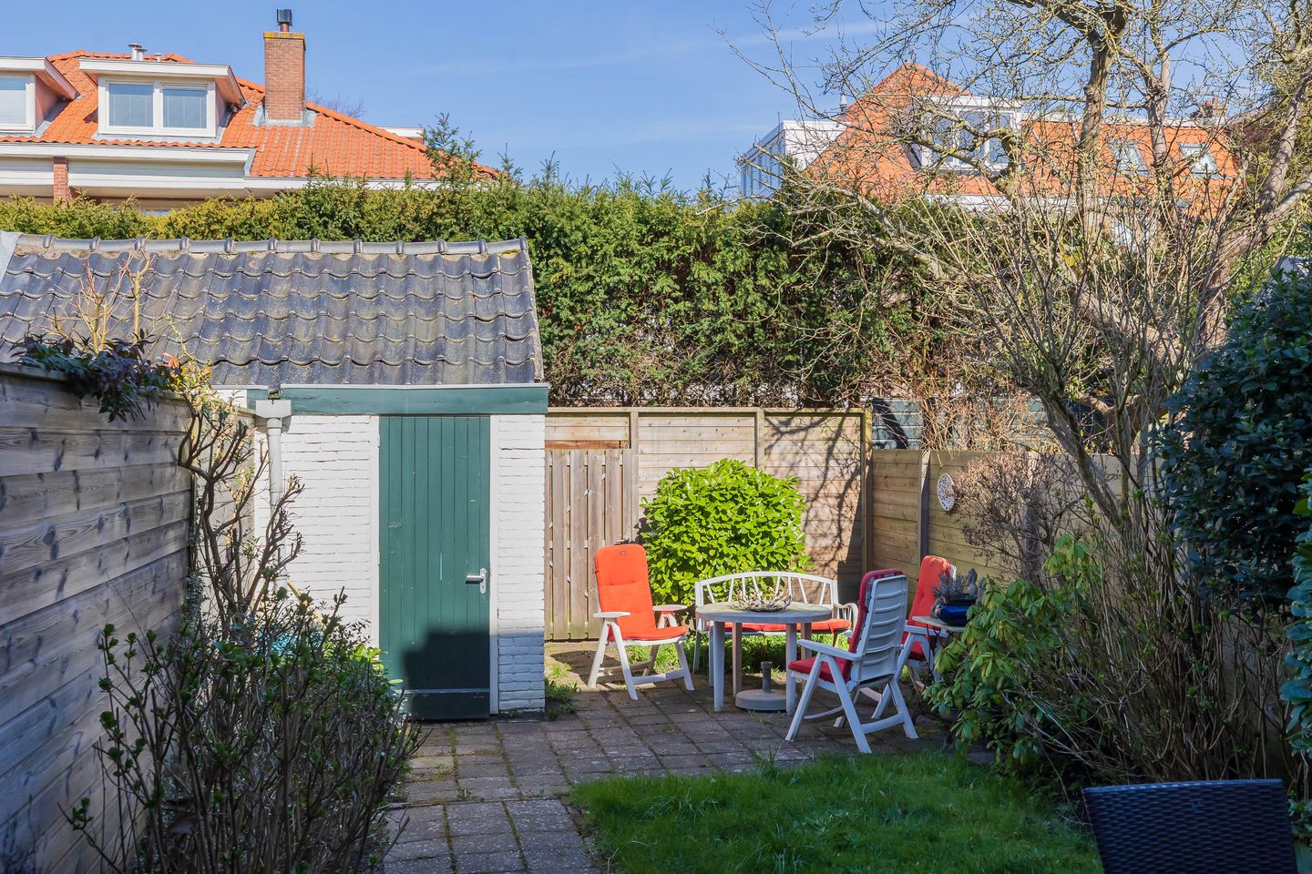 Characteristic terraced house with renovation potential in Overveen — 14