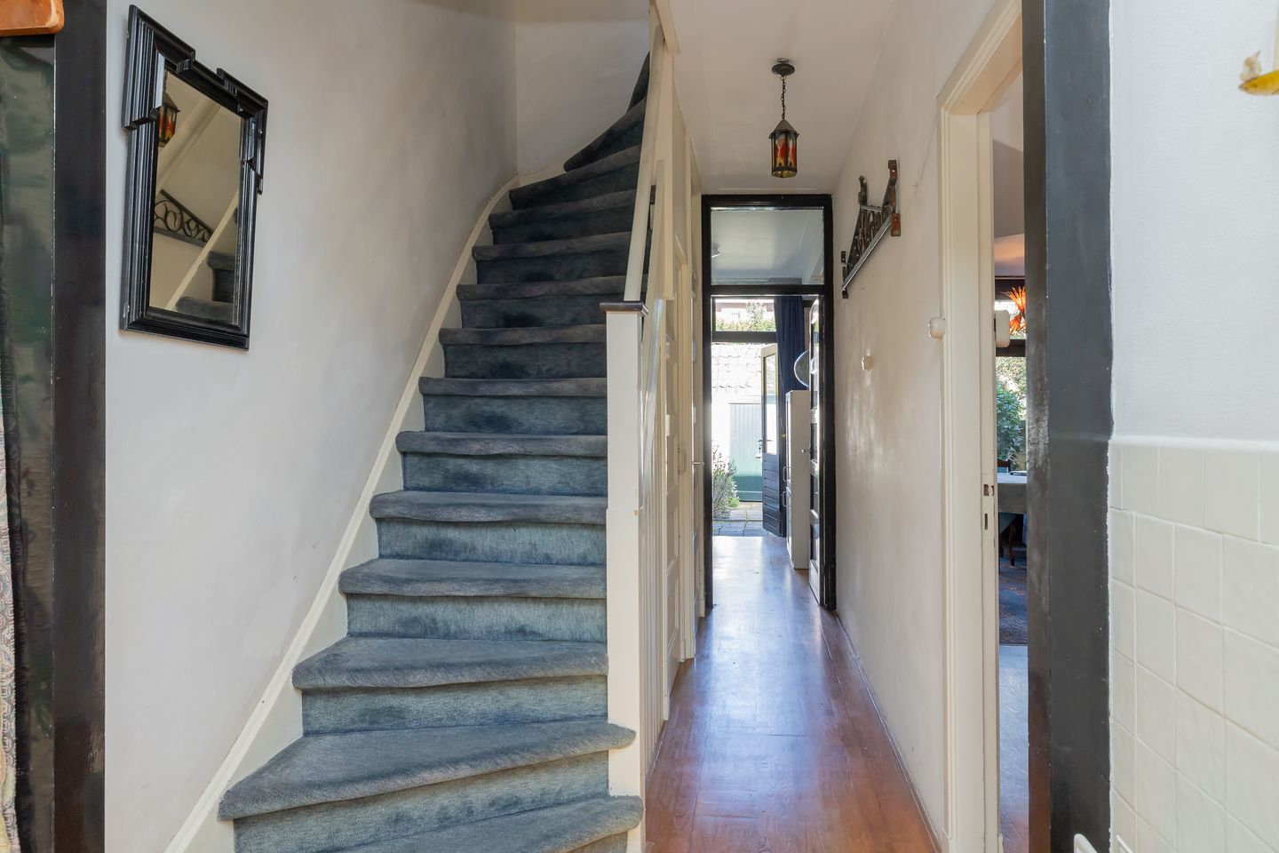 Characteristic terraced house with renovation potential in Overveen — 19
