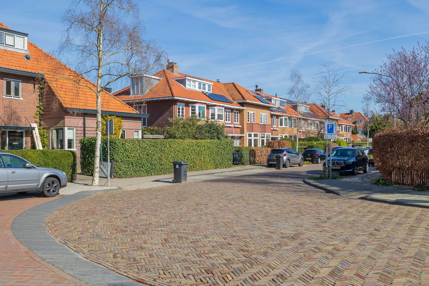 Characteristic terraced house with renovation potential in Overveen — 35