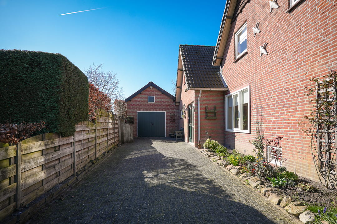 Photo 47 of Broeksestraat 38