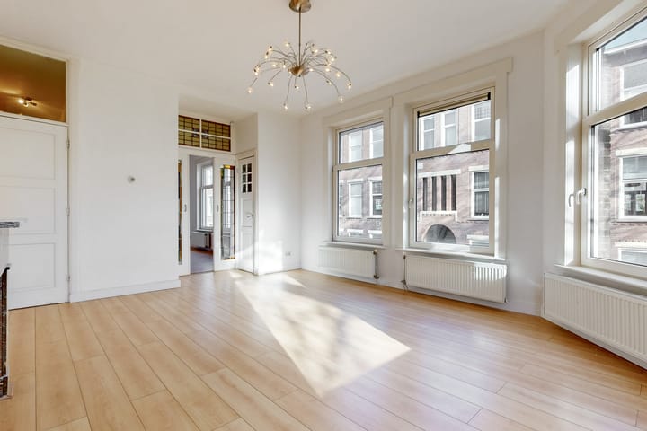 Photo 4 of Elsstraat 1