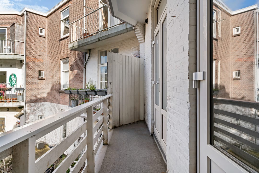 Spacious and Sustainable Apartment with Character in The Hague Bomenbuurt — 17