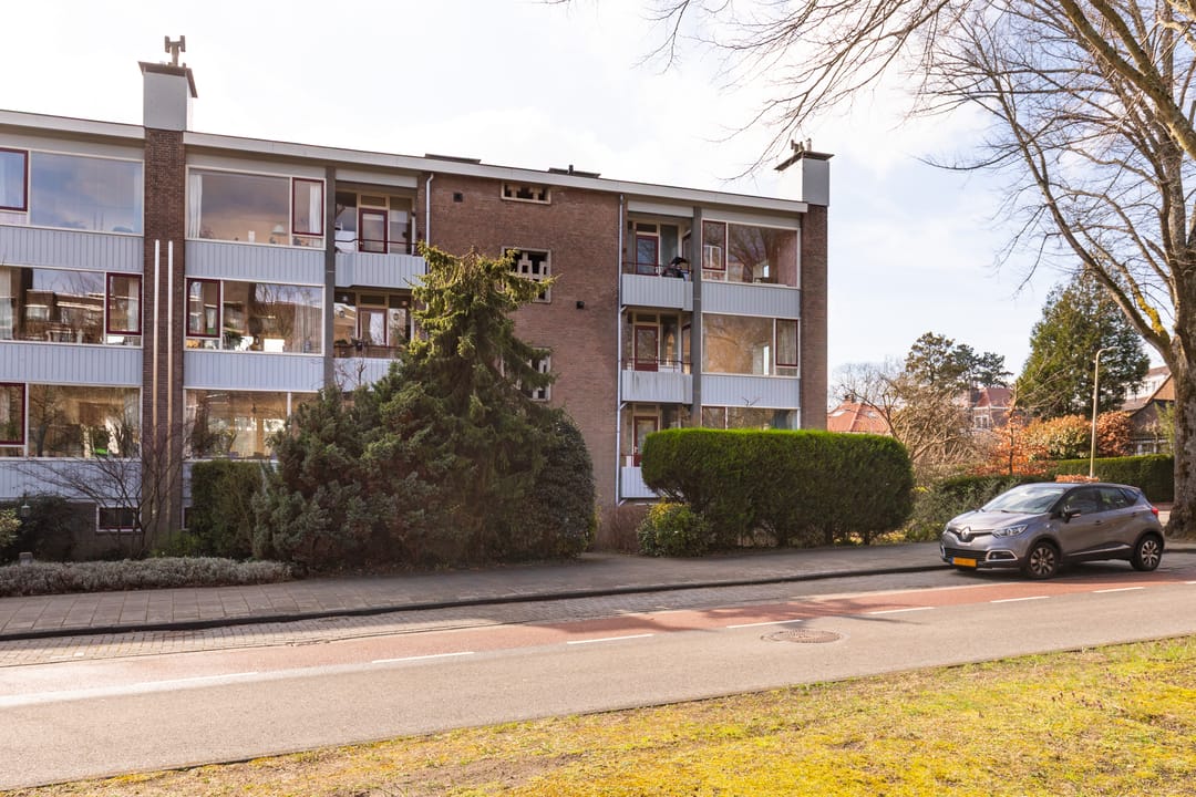 Lichte driekamerwoning met twee balkons in Overveen — 20