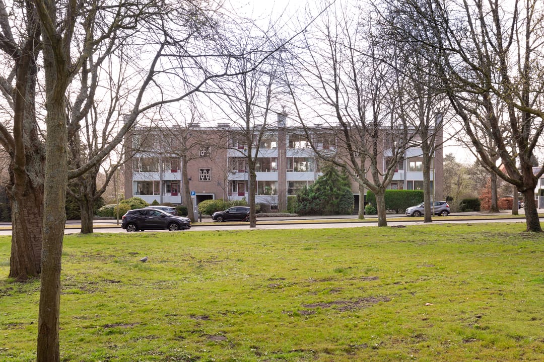 Lichte driekamerwoning met twee balkons in Overveen — 22