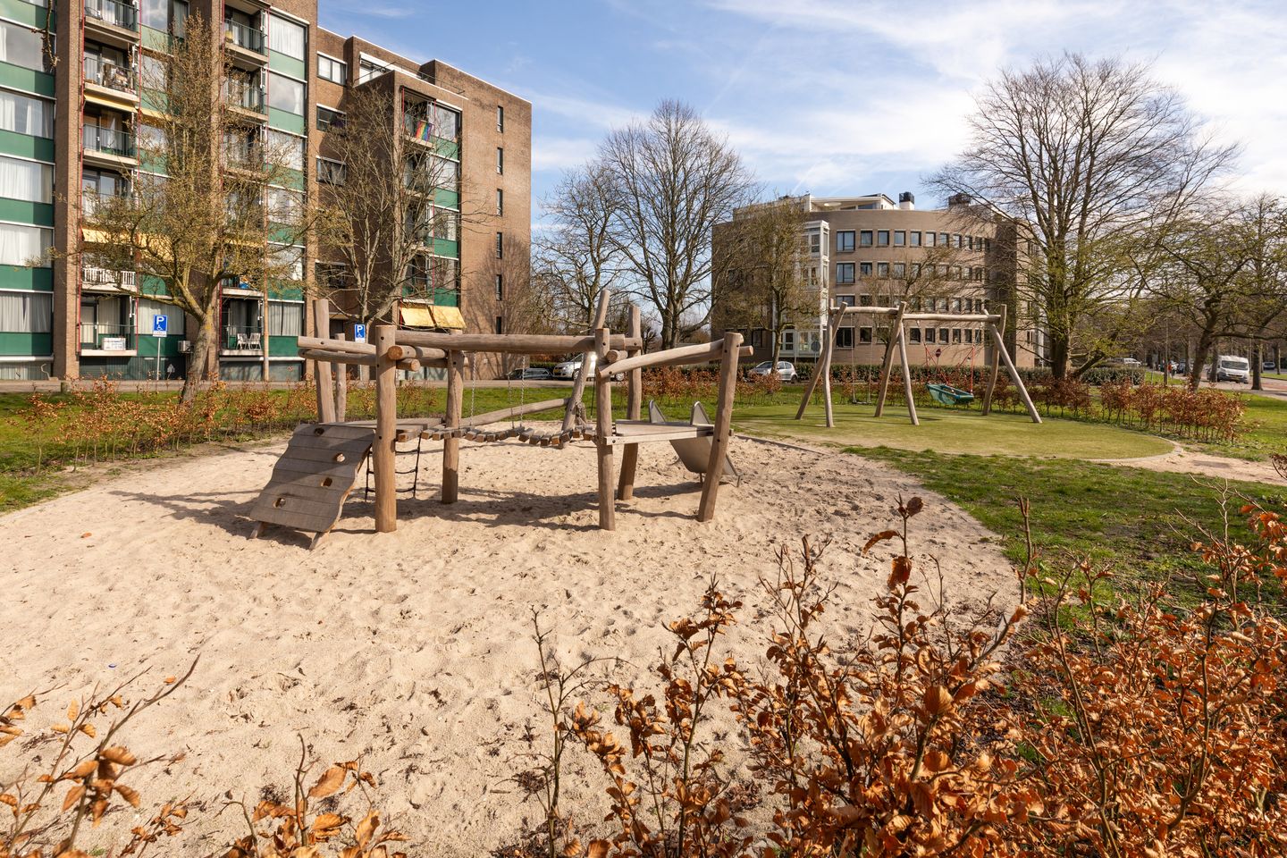 Lichte driekamerwoning met twee balkons in Overveen — 23