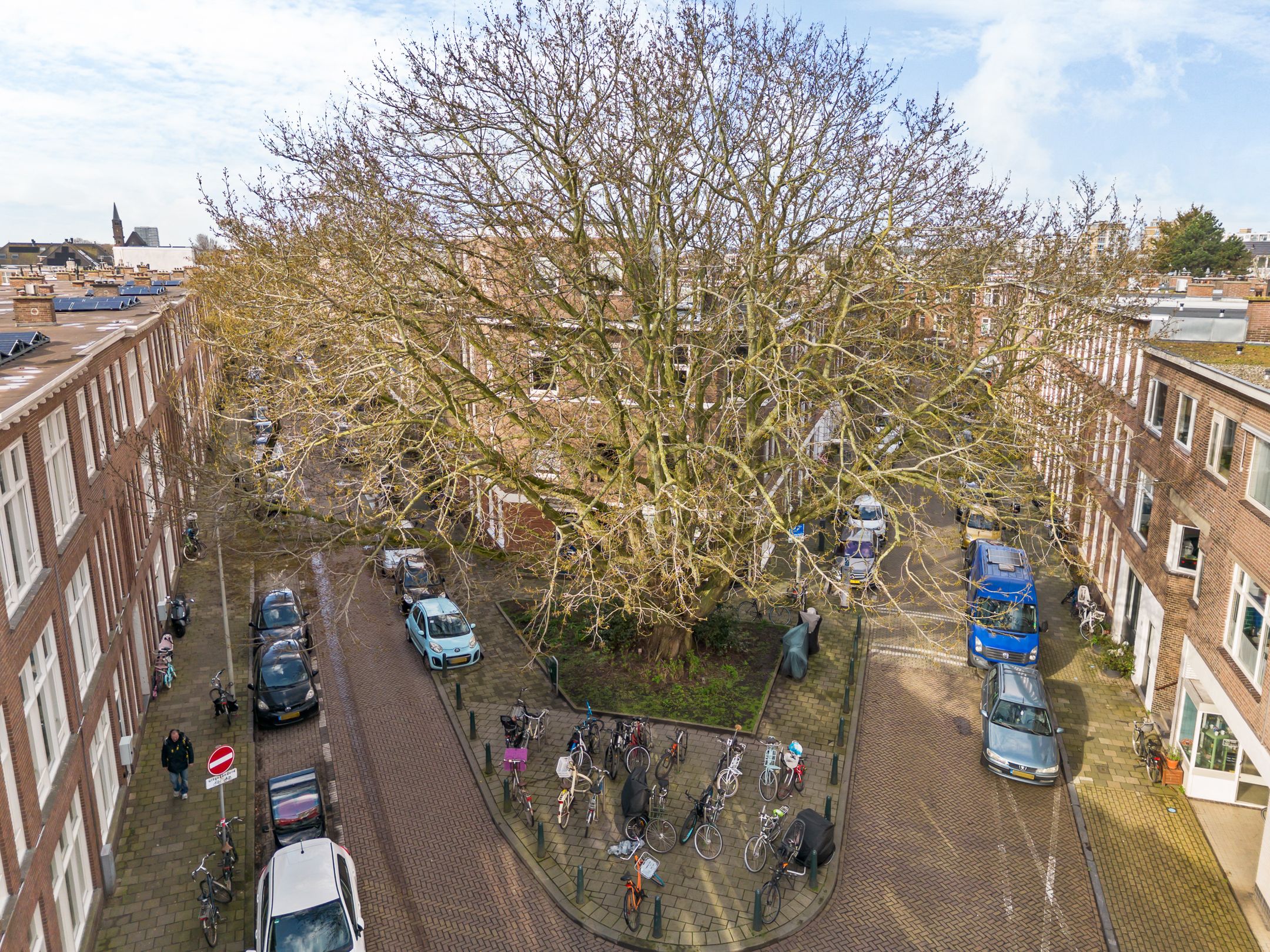 Spacious and Sustainable Apartment with Character in The Hague Bomenbuurt — 24