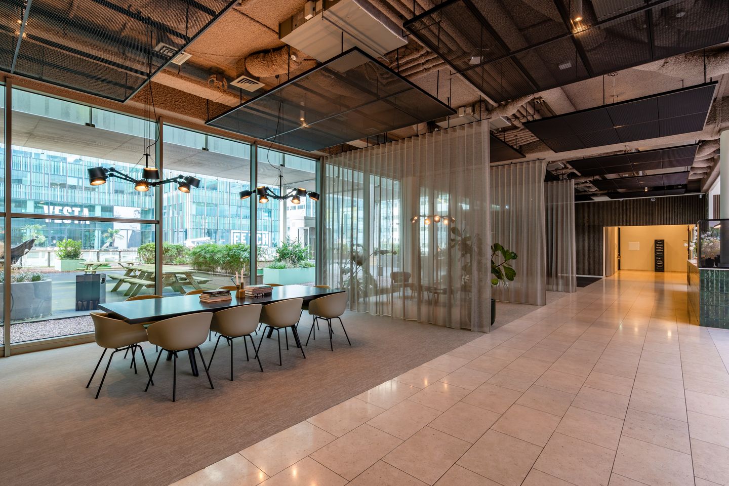 Bekijk foto 3 van Herikerbergweg 35