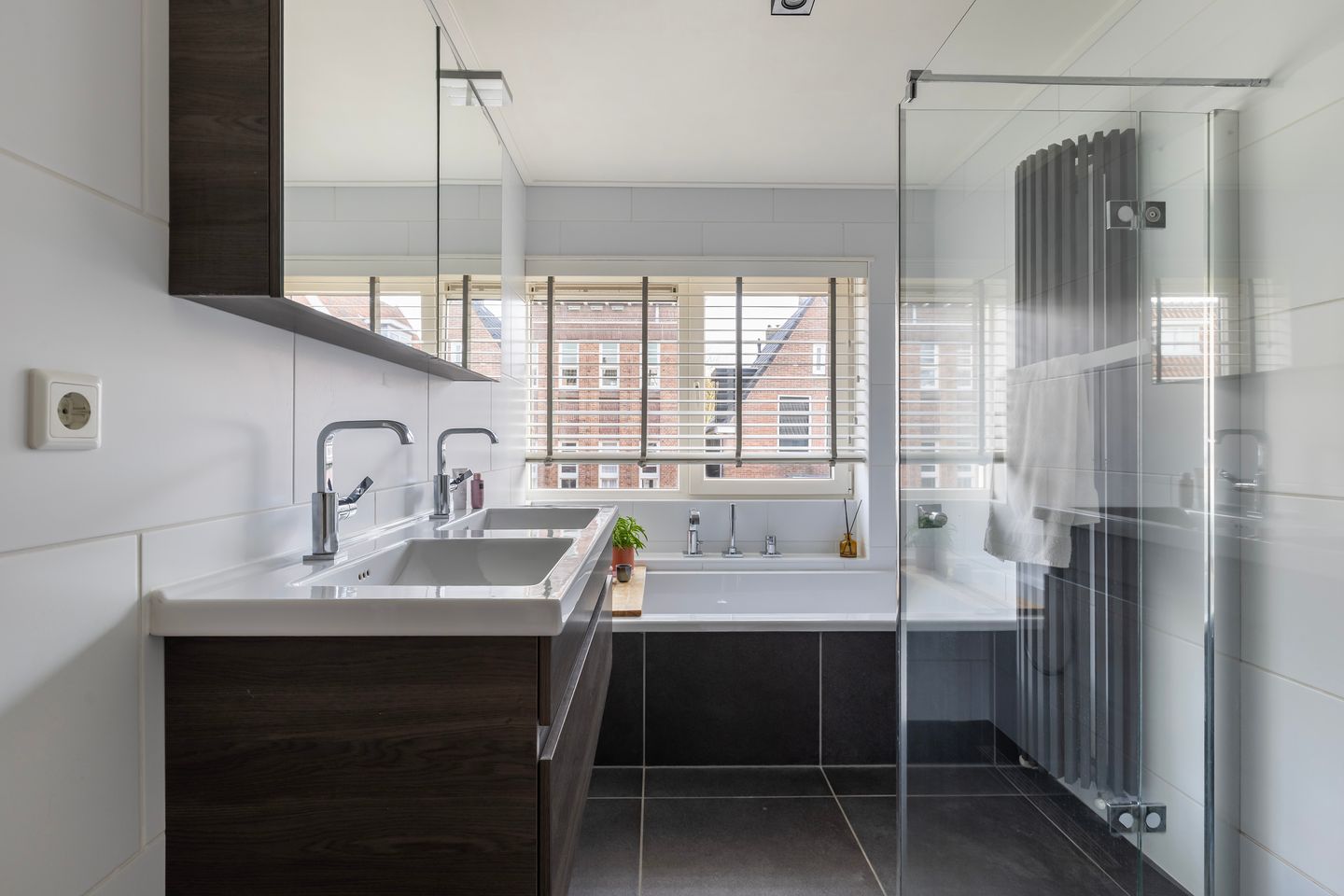 Photo 40 of Fenacoliuslaan 24