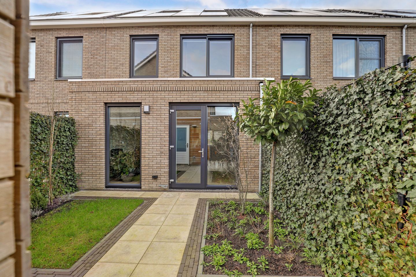 Modern Family Home with A++++ Energy Label in Gouda — 32