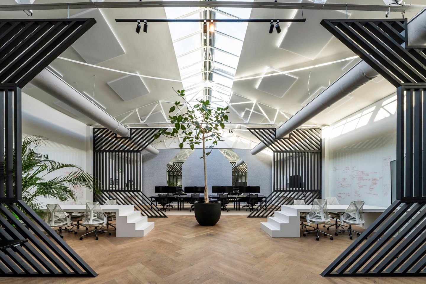 Bekijk foto 1 van Luchtvaartstraat 4