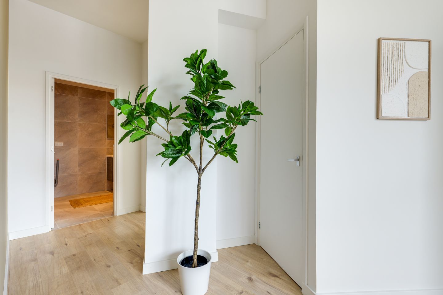 Photo 25 of Canadaplein 3-B