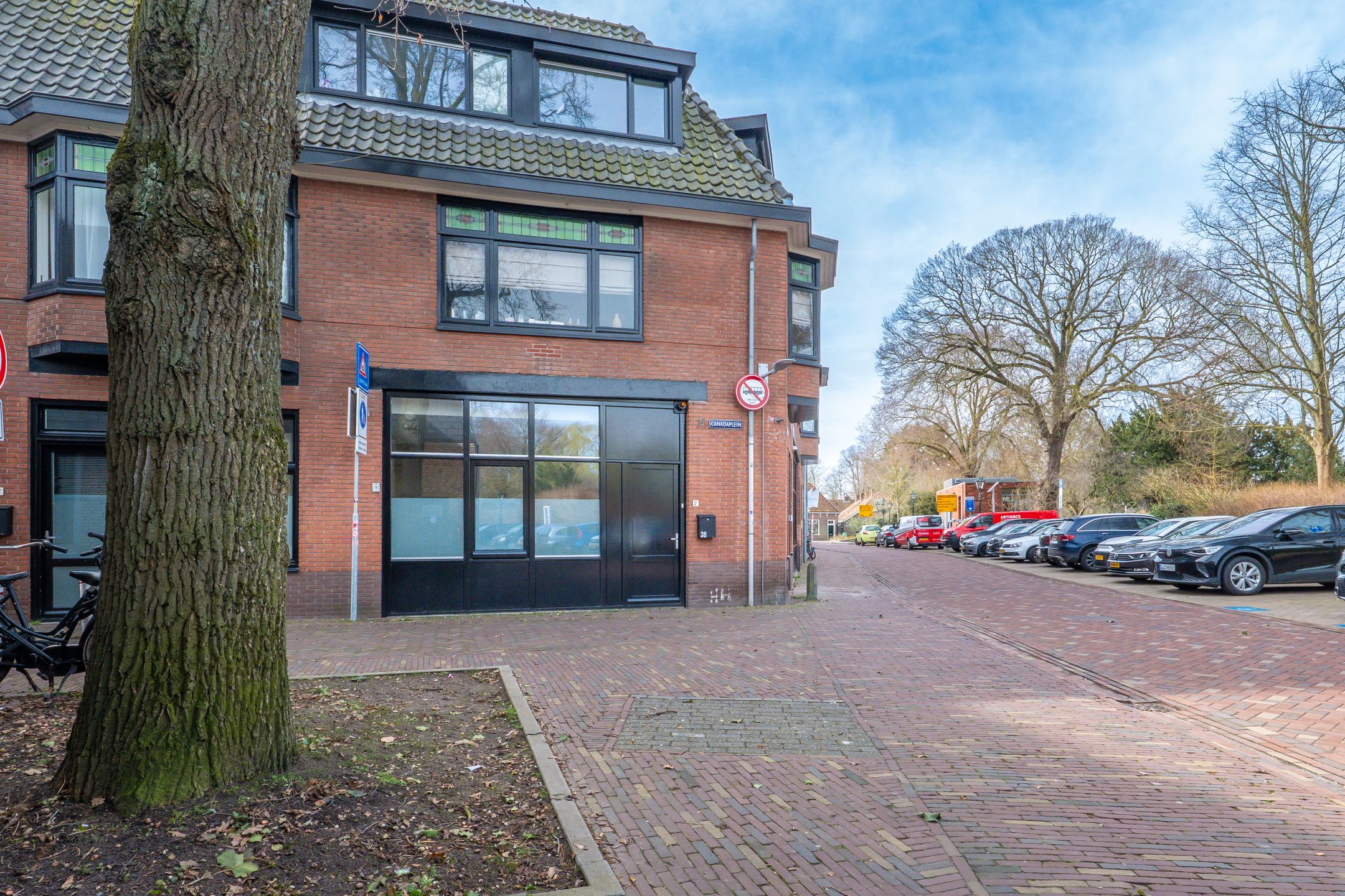 Photo 30 of Canadaplein 3-B