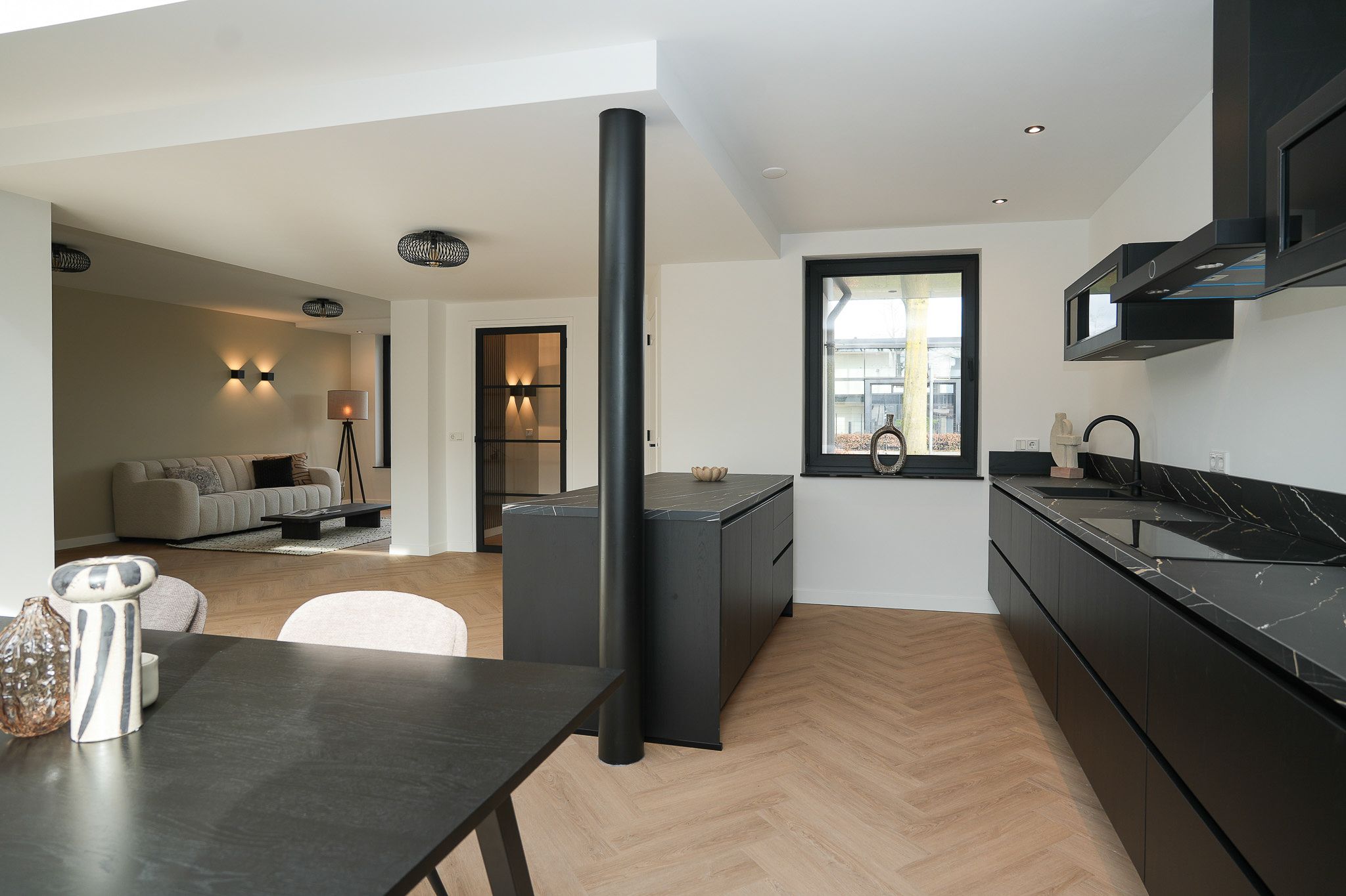 Foto 9 van Van Spreeuwelstraat 13