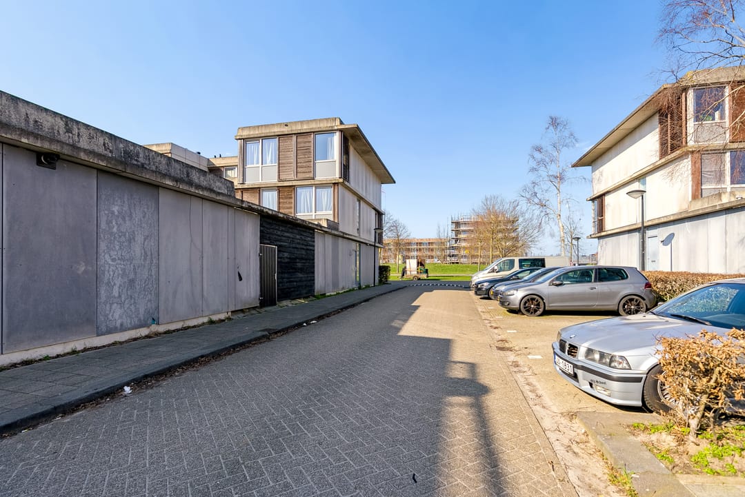 Modern and Well-Maintained Family Home in Almere Buiten — 40