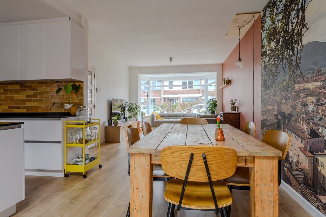 Energy-efficient family home with four bedrooms and spacious backyard — 13